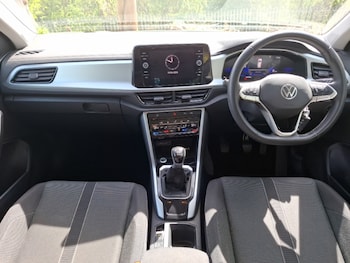 Used Volkswagen T-Roc 2022 for sale - 78704323: Photo