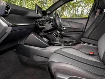 Used Peugeot 2008 2024 for sale - 74901842: Photo