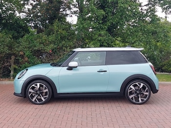 Used MINI Cooper 2024 for sale - 79360620: Photo