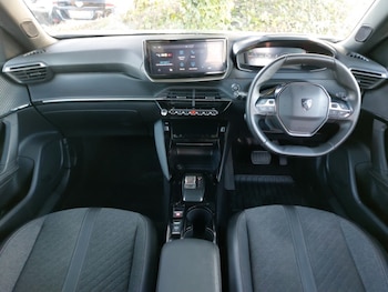 Used Peugeot 2008 2024 for sale - 78403930: Photo