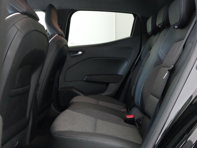 Used Renault Clio 2023 for sale - 77876142: Photo 6