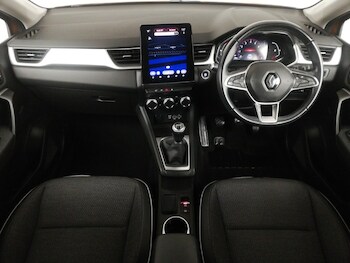 Used Renault Captur 2020 for sale - 76310279: Photo 2
