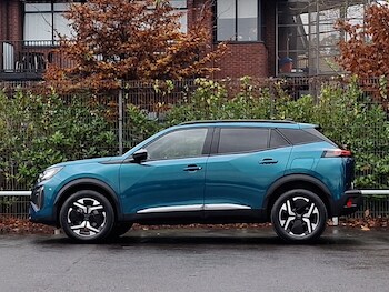 Used Peugeot 2008 2025 for sale - 76978650: Photo