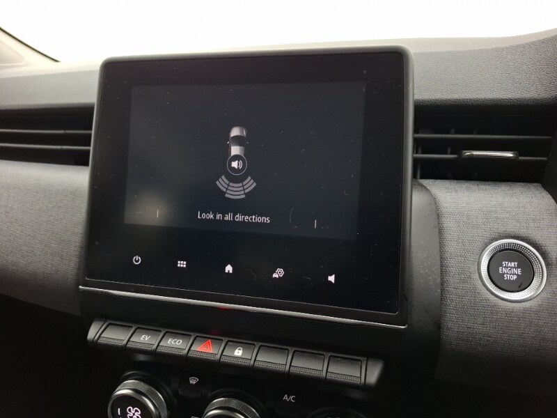 Used Renault Clio 2025 for sale - 77874673: Photo 11