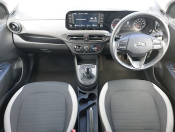 Used Hyundai i10 2023 for sale - 79025763: Photo