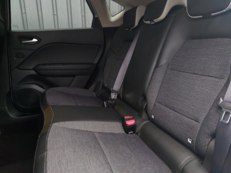 Used Renault Captur 2023 for sale - 77467432: Photo 6