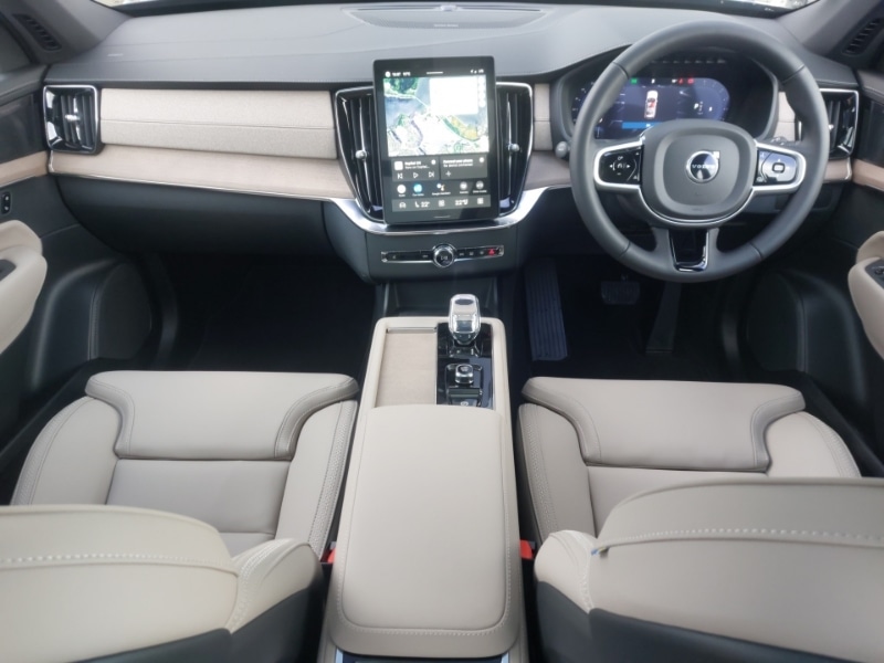 Used Volvo XC90 2025 for sale - 76920889: Photo 2