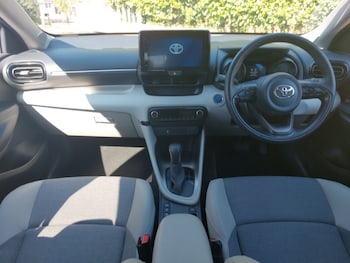 Used Toyota Yaris 2023 for sale - 79152943: Photo