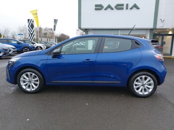 Used Renault Clio 2025 for sale - 76925444: Photo