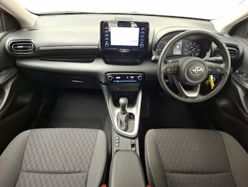 Used Toyota Yaris 2023 for sale - 77049577: Photo