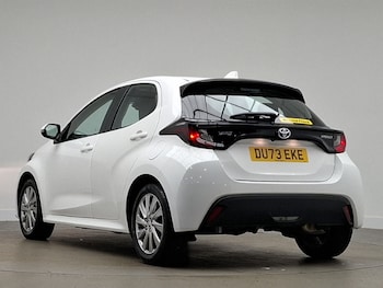 Used Toyota Yaris 2023 for sale - 77049577: Photo