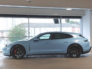 Used Porsche Taycan 2022 for sale - 76182968: Photo