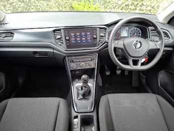 Used Volkswagen T-Roc 2020 for sale - 79074447: Photo