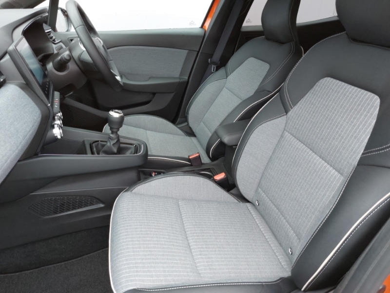 Used Renault Clio 2024 for sale - 78093263: Photo 5