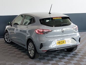 Used Renault Clio 2024 for sale - 75946046: Photo
