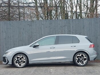 Used Volkswagen Golf 2024 for sale - 77229104: Photo