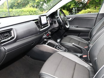 Used Kia Stonic 2023 for sale - 79469984: Photo