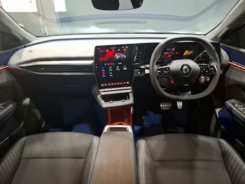 Used Renault Scenic E-Tech 2024 for sale - 76182958: Photo
