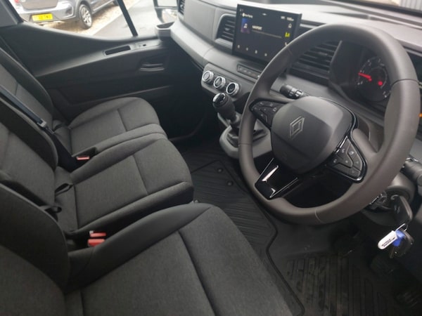 Used Renault Master 2025 for sale - 76269385: Photo 2