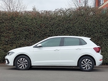 Used Volkswagen Polo 2024 for sale - 77740615: Photo