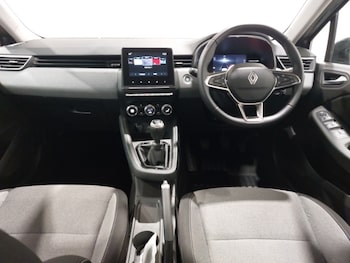 Used Renault Clio 2025 for sale - 76135398: Photo 2