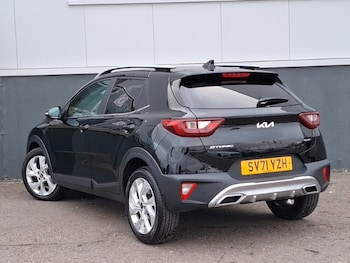 Used Kia Stonic 2022 for sale - 77636020: Photo