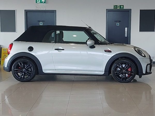 Used MINI Convertible 2022 for sale - 76282523: Photo 2