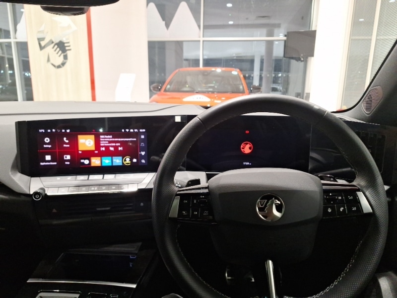 Used Vauxhall Astra 2024 for sale - 77209886: Photo 2