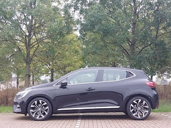 Used Renault Clio 2021 for sale - 76272588: Photo