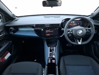 Used Alfa Romeo Junior 2025 for sale - 77786871: Photo