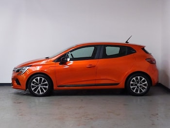 Used Renault Clio 2023 for sale - 77875224: Photo