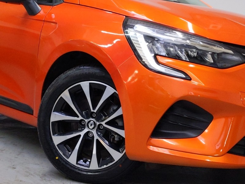 Used Renault Clio 2023 for sale - 77875224: Photo 9