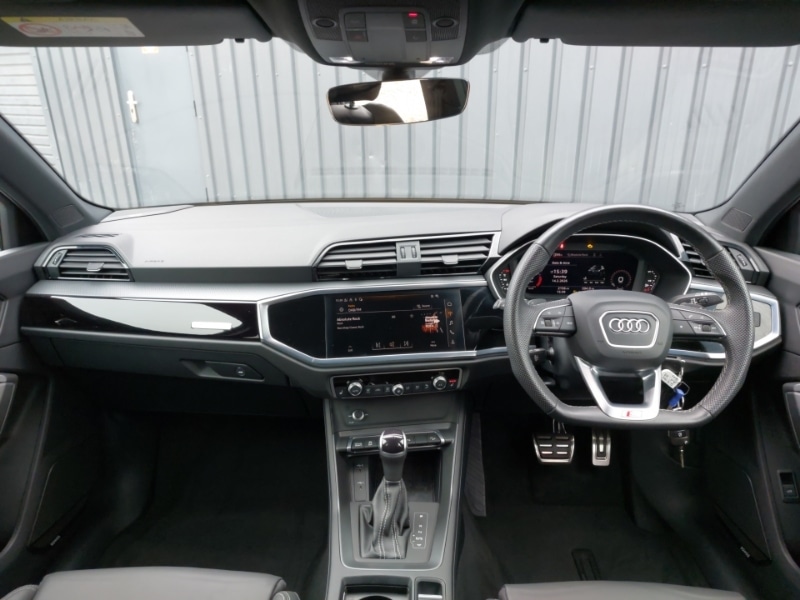 Used Audi Q3 2023 for sale - 77985705: Photo 2