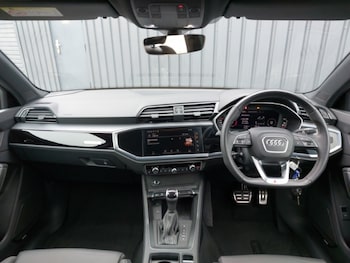 Used Audi Q3 2023 for sale - 77985705: Photo