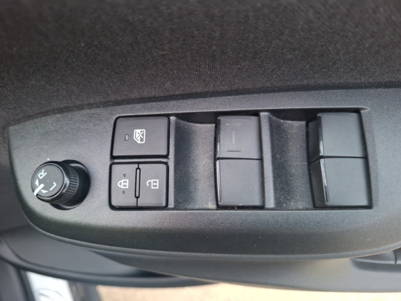 Used Toyota Yaris Cross 2023 for sale - 77573664: Photo 12