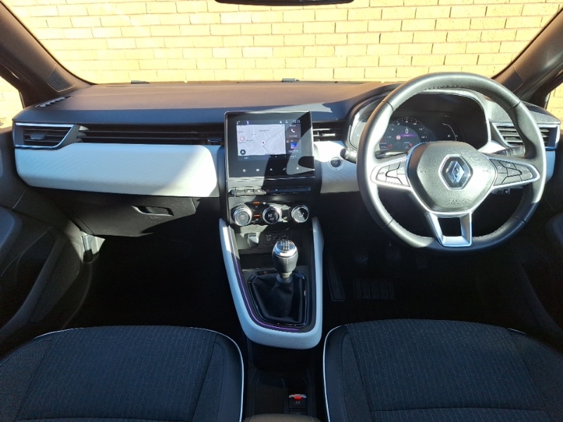 Used Renault Clio 2023 for sale - 77637276: Photo 2