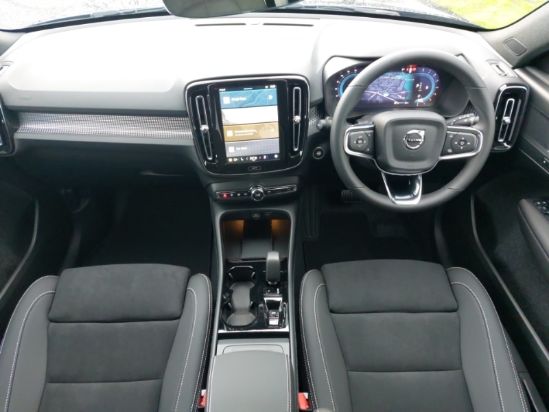 Used Volvo XC40 2025 for sale - 76983814: Photo 2