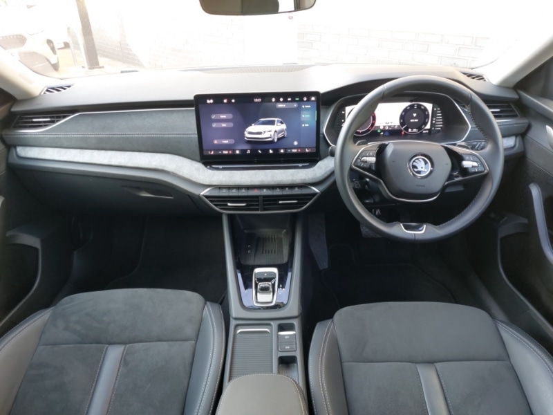 Used Skoda Octavia 2024 for sale - 77093236: Photo 2