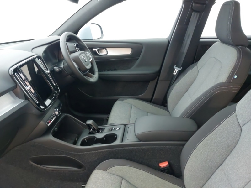 Used Volvo XC40 2025 for sale - 77956172: Photo 5