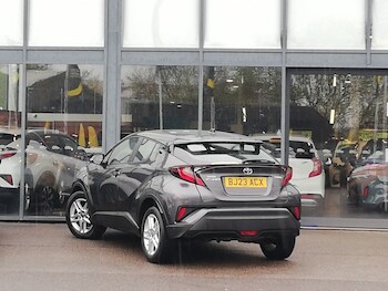 Used Toyota C-HR 2023 for sale - 78491227: Photo