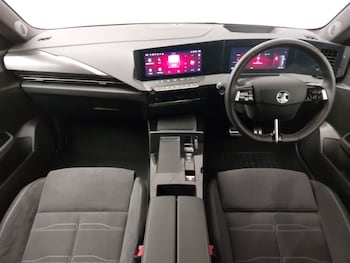 Used Vauxhall Astra 2025 for sale - 77380501: Photo