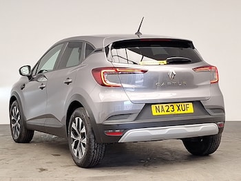 Used Renault Captur 2023 for sale - 79447073: Photo