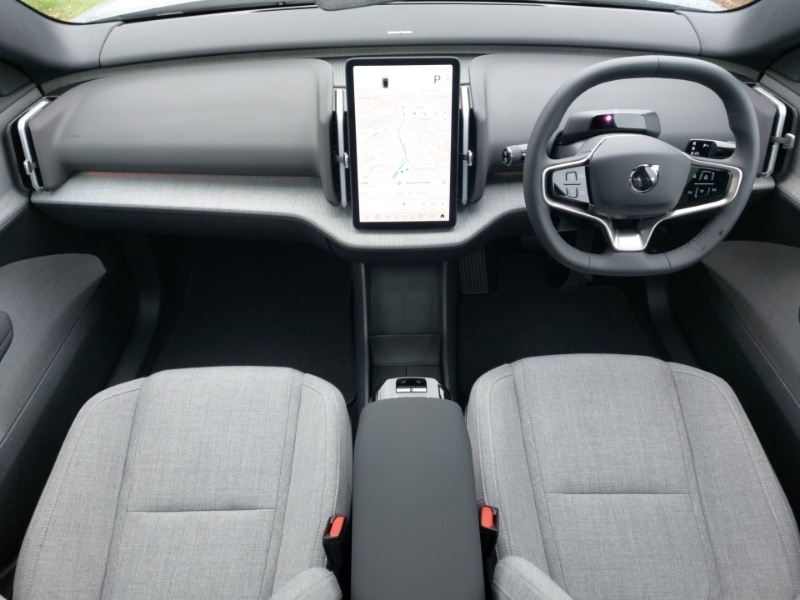 Used Volvo EX30 2025 for sale - 76471881: Photo 2