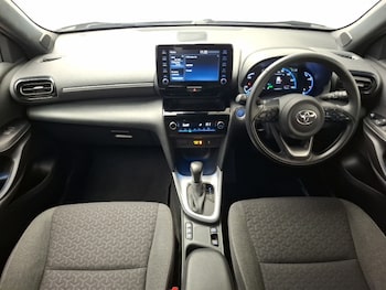 Used Toyota Yaris Cross 2022 for sale - 77025096: Photo