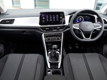 Used Volkswagen T-Roc 2025 for sale - 75780067: Photo