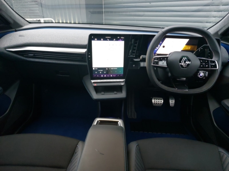 Used Renault Scenic E-Tech 2024 for sale - 77330228: Photo 2