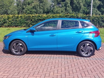 Used Hyundai i20 2023 for sale - 79477077: Photo