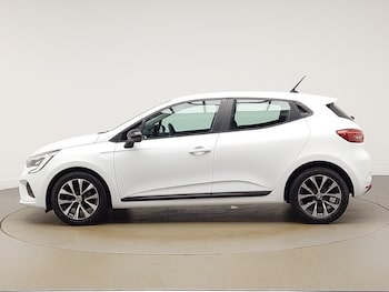 Used Renault Clio 2022 for sale - 76560738: Photo
