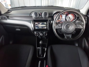 Used Suzuki Swift 2022 for sale - 76233193: Photo 2