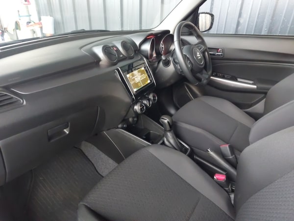 Used Suzuki Swift 2022 for sale - 76233193: Photo 5